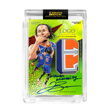 Load image into Gallery viewer, JALEN BRUNSON X TYSON BECK - GAME WORN PATCH AUTO - LOGO - GRINCH - INSCRIPTION - LIMITED TO 2
